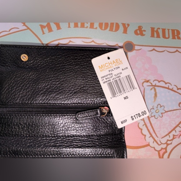 Michael Kors Fulton Wristlet/Wallet 🖤 - Picture 4 of 8